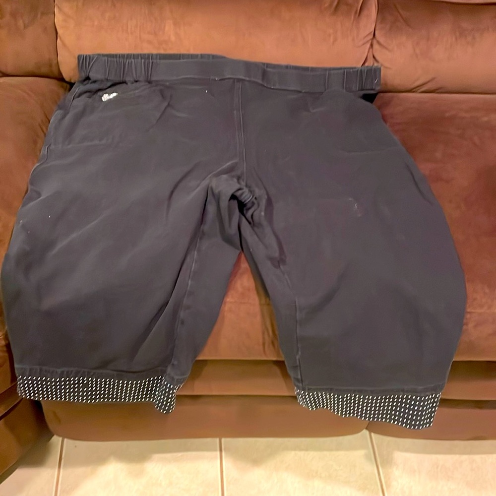 black capri jeans